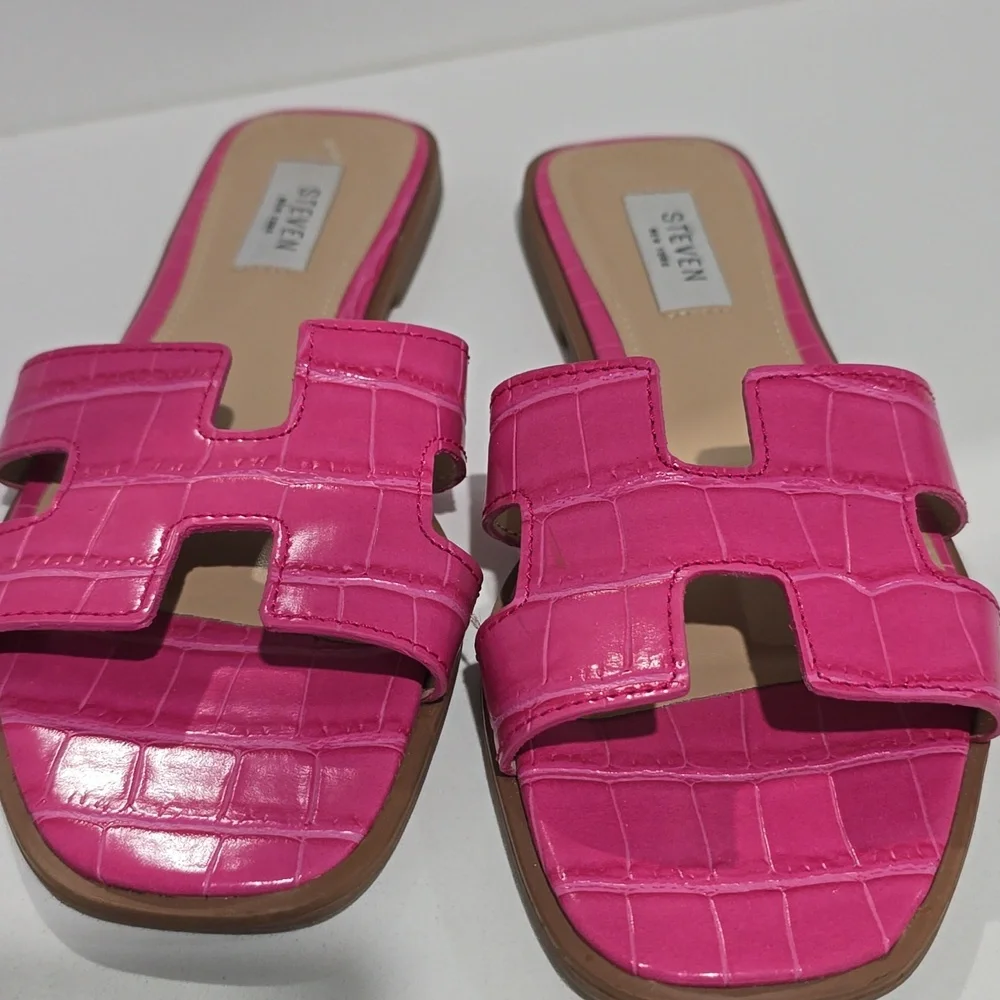 STEVEN NEW YORK Pink Croc-Embossed Slide Sandals - Picture 7 of 7